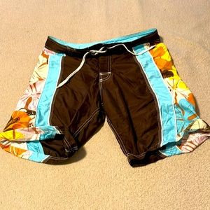 Solitude Boardshorts $35 size 33